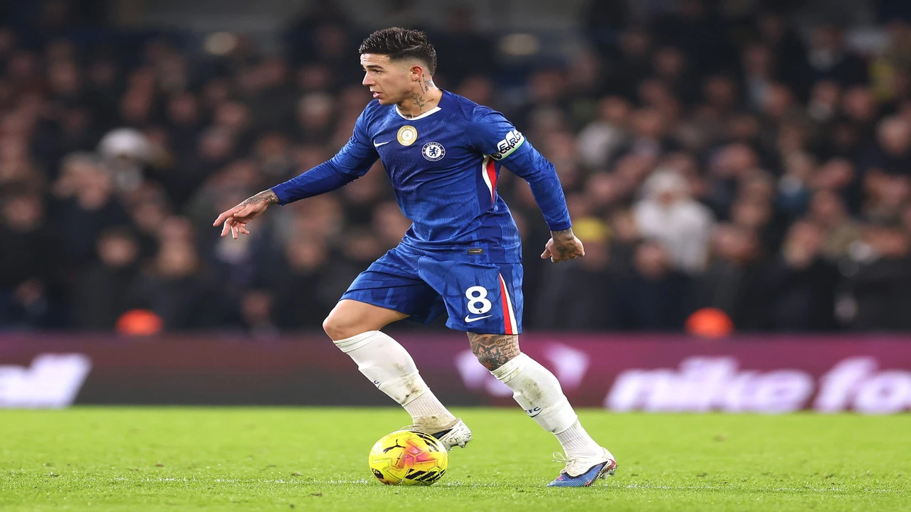 “تجاوز الخطوط الحمراء”.. تشيلسي يُعاقب نجمه الأرجنتيني فرنانديز | رياضة